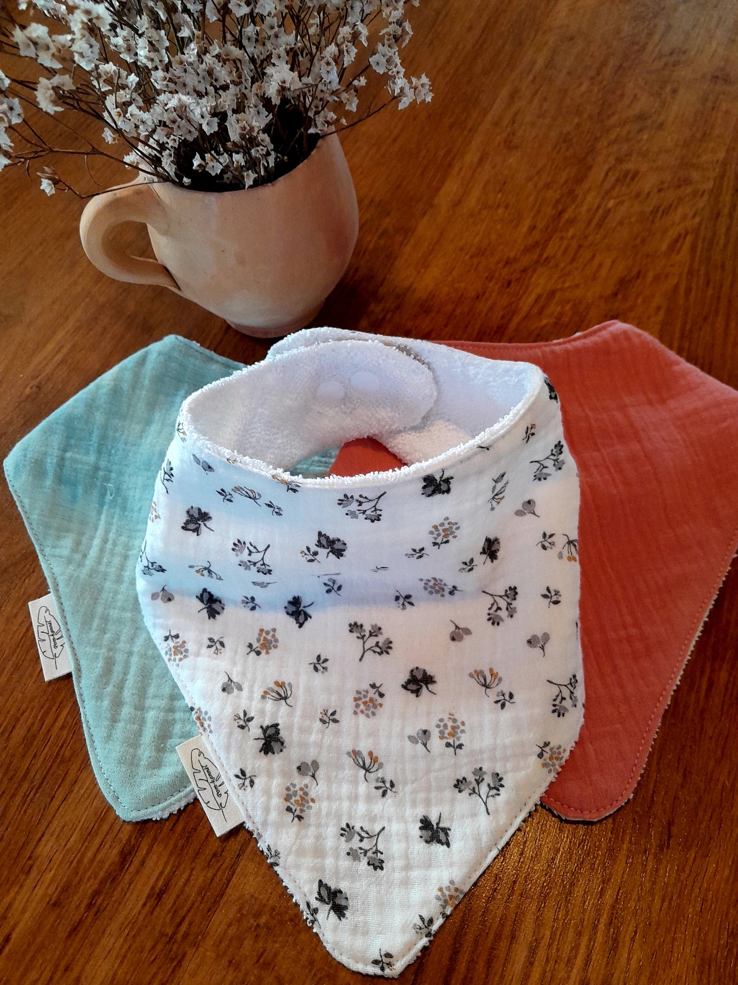 Lot de 3 bavoirs "bandana" à partir de 6 mois