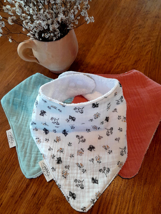 Lot de 3 bavoirs "bandana" à partir de 6 mois